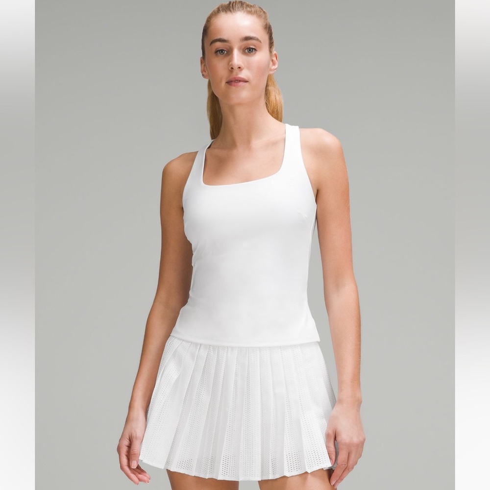 NWT lululemon Lightweight Tennis Tank Top *Medium
Support, B/C Cup